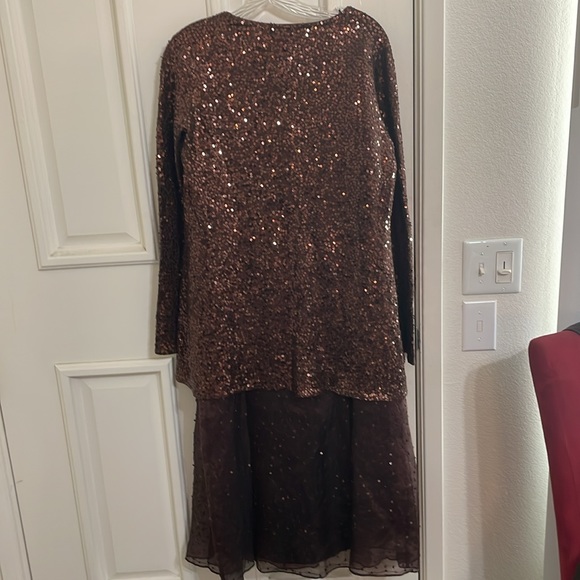 Tahari sequin chiffon skirt/Sweater Ensemble Sz 6 - Picture 3 of 6